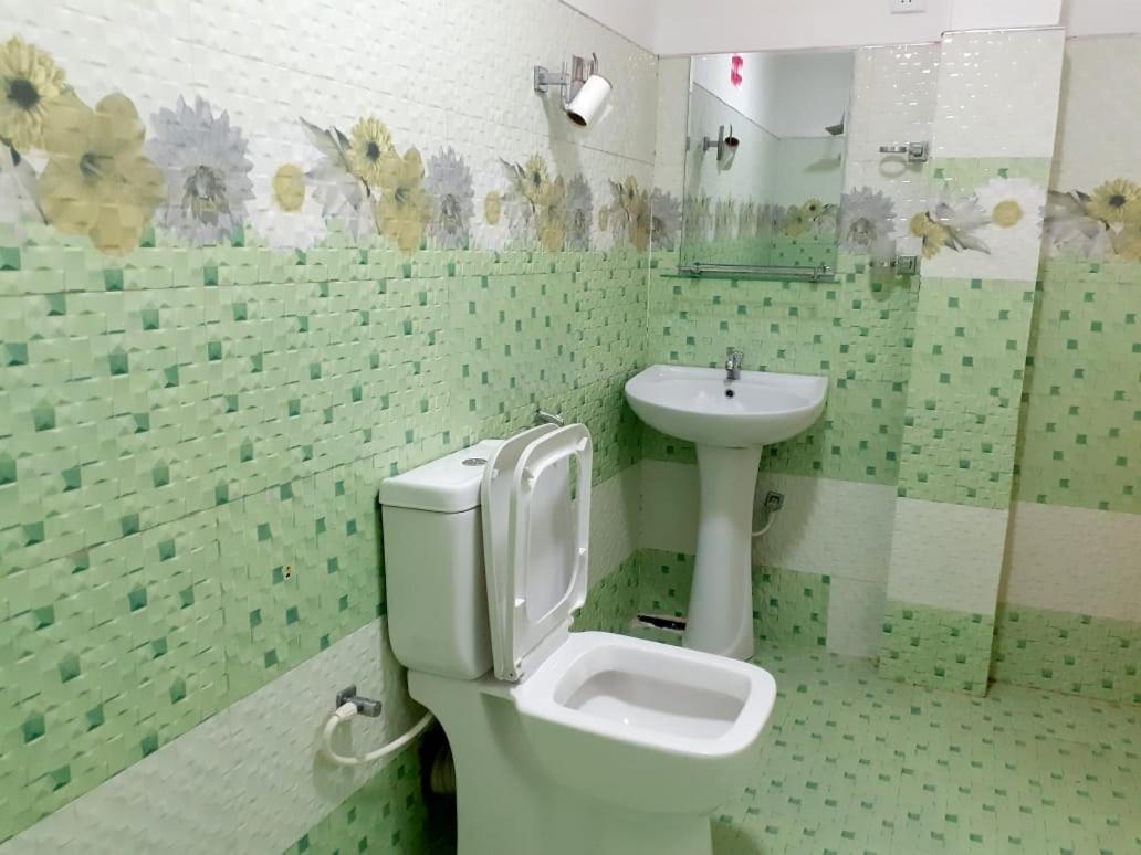 נלת'אניה Subash Hotel מראה חיצוני תמונה