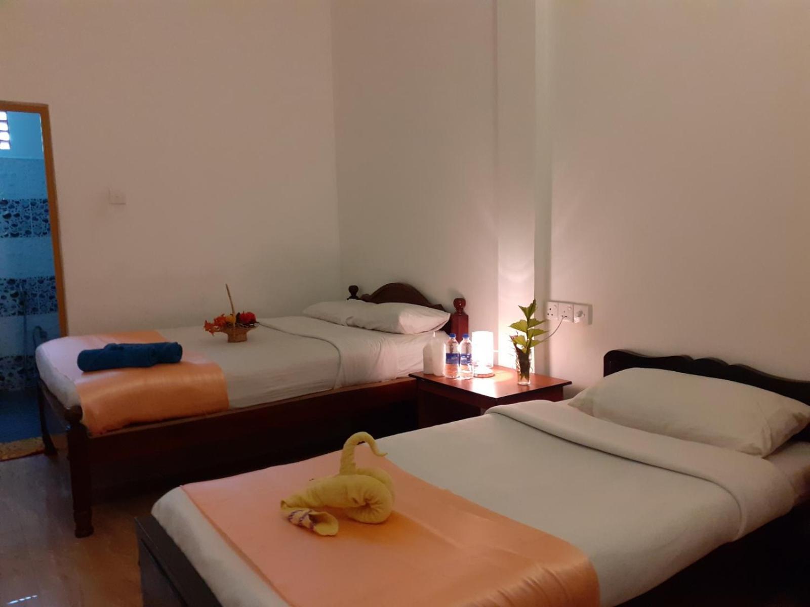 נלת'אניה Subash Hotel מראה חיצוני תמונה