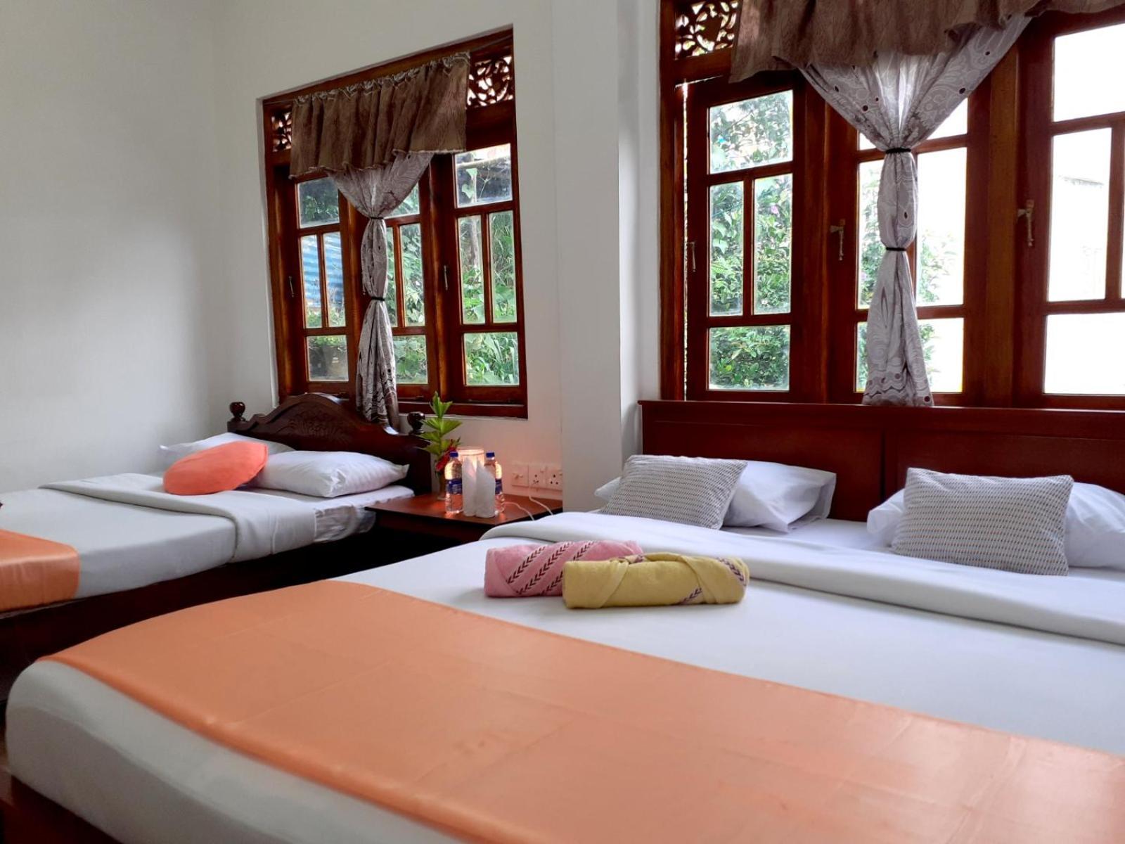 נלת'אניה Subash Hotel מראה חיצוני תמונה