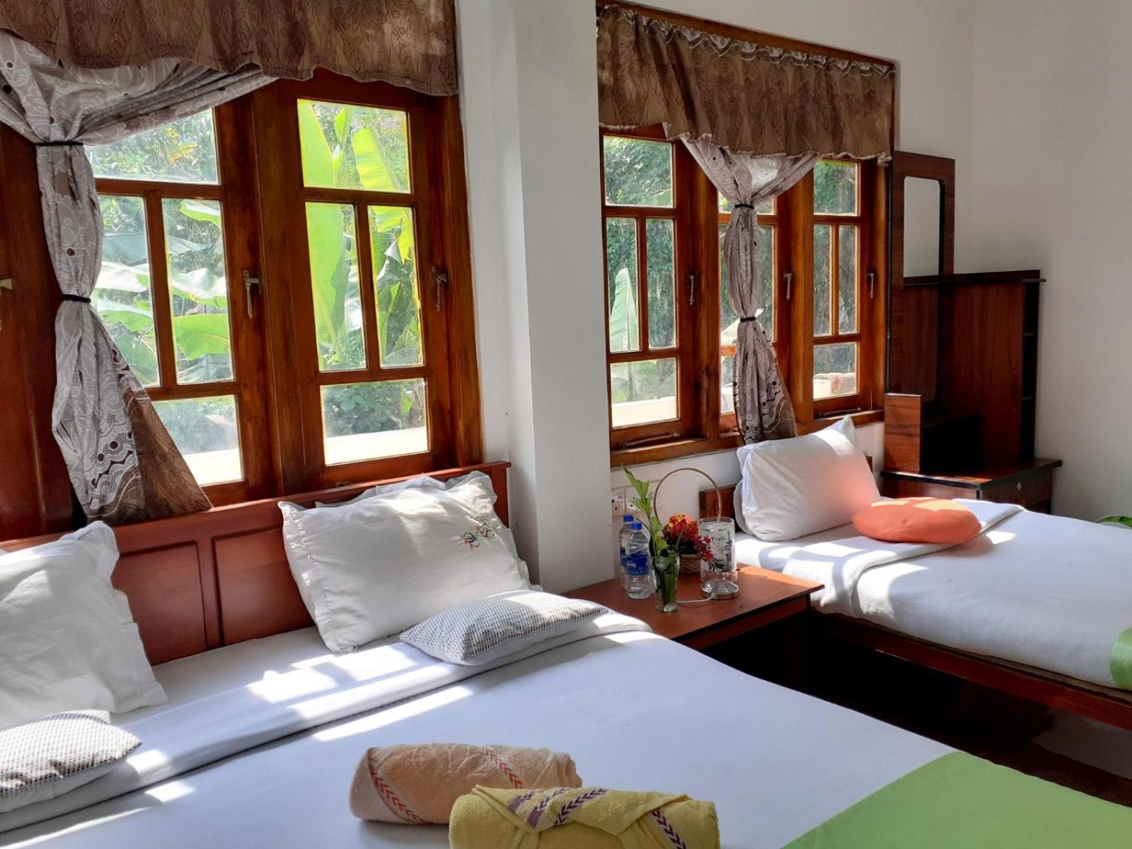 נלת'אניה Subash Hotel מראה חיצוני תמונה