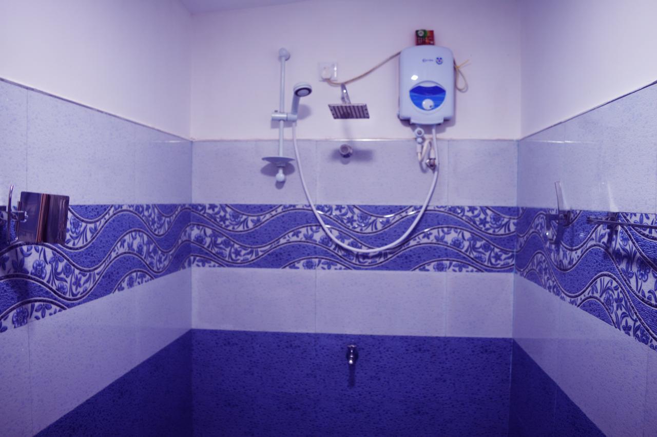 נלת'אניה Subash Hotel מראה חיצוני תמונה