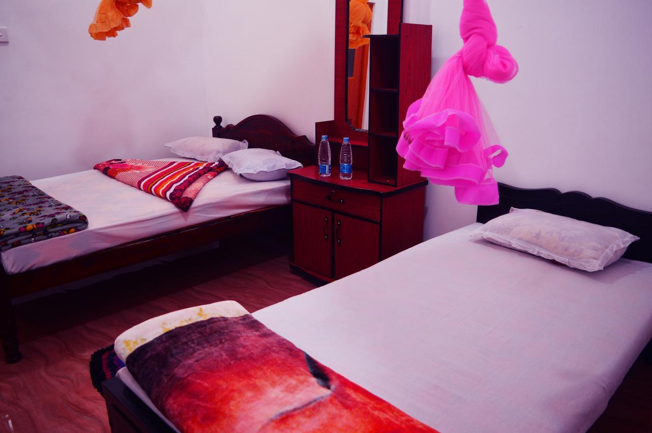 נלת'אניה Subash Hotel מראה חיצוני תמונה