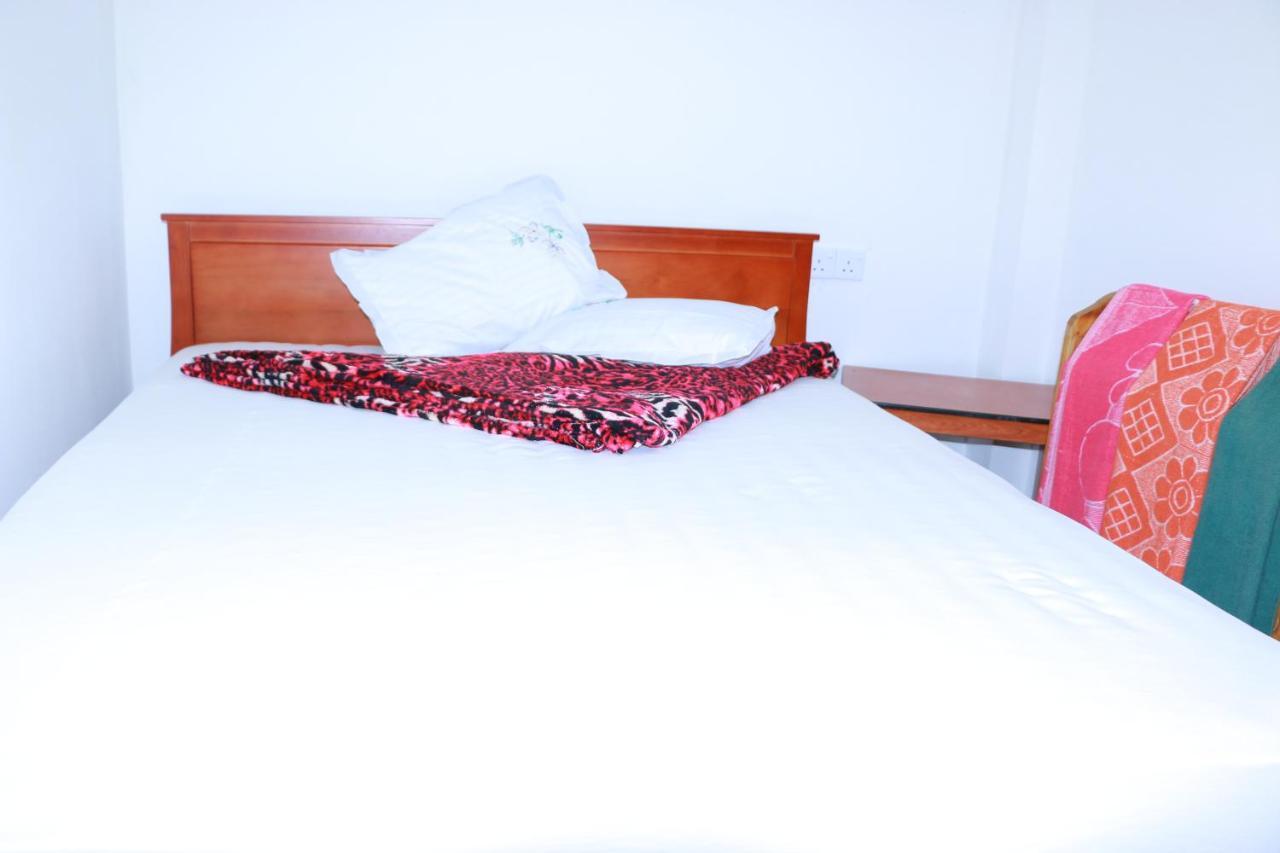 נלת'אניה Subash Hotel מראה חיצוני תמונה